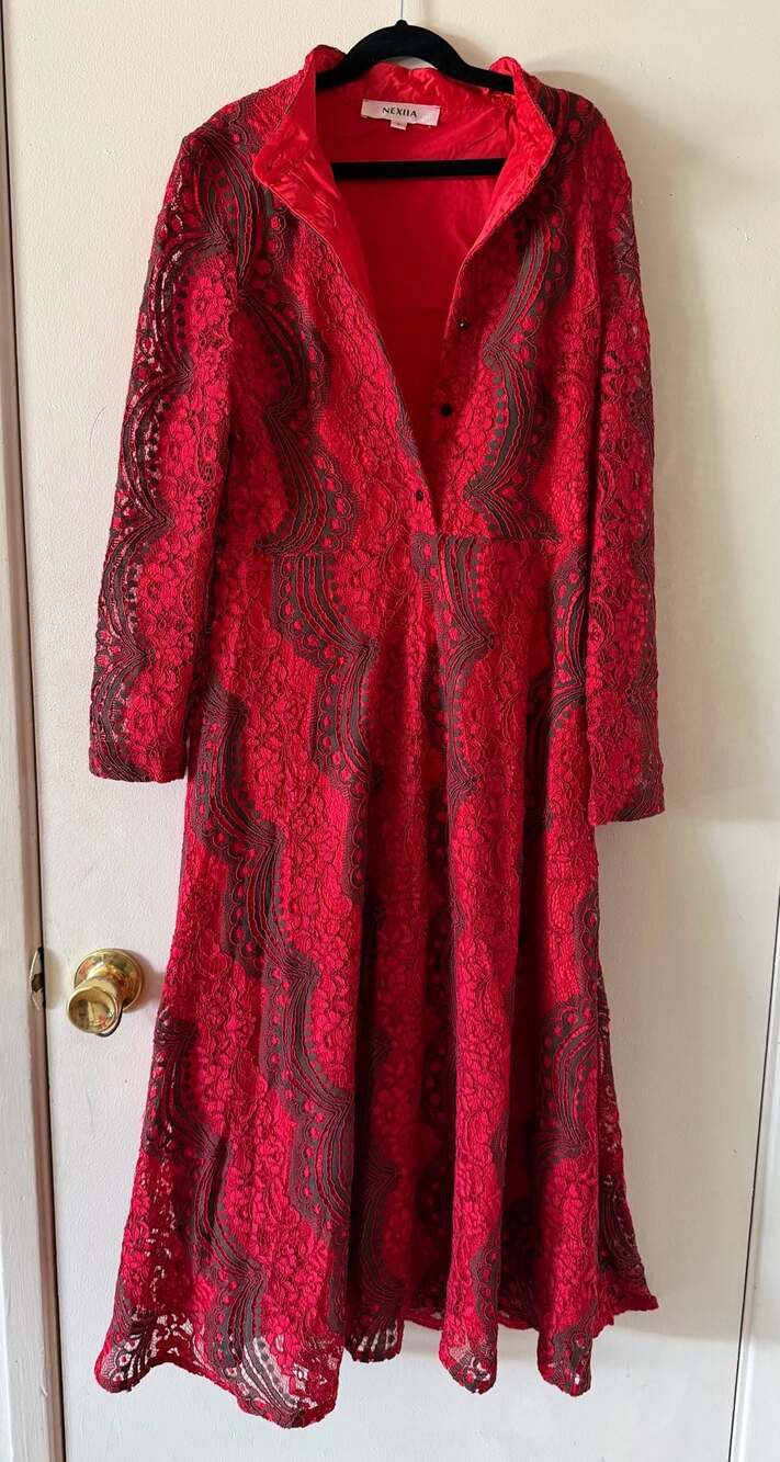 Nexiia Red Scalloped Lace Long Sleeve Button-Down Maxi Dress Size L